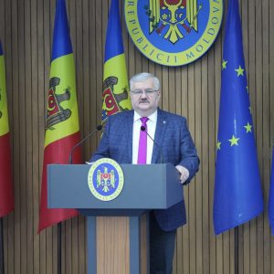 Ministrul Igor ȘAROV: „Este important să menținem comportamente responsabile. Motiv pentru care îmi reînnoiesc apelul la precauție nu doar în interiorul, dar și în afara școlii”