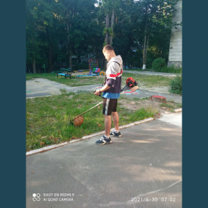 Cositul ierbii în IET nr.149,str.M.Sadoveanu 4/4; IET nr.155, str.Igor Vieru, 5/2; IET nr.188, str.Igor Vieru, 8/2