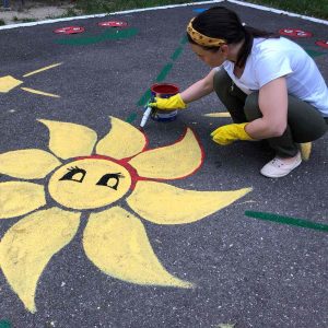 Angajații IET nr.149, str.M.Sadoveanu,4/4 cu mult entuziasm s-au implicat în organizarea atmosferei de poveste pentru copilașii ce urmează să fie instituționalizați în noul an școlar..