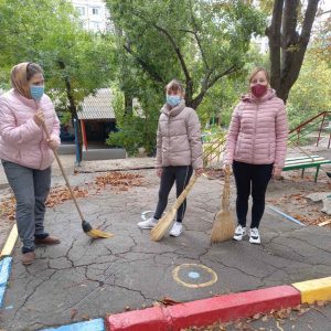 Salubrizarea terenului aferent/adiacent a instituției IET nr. 188