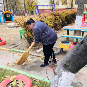 Campania de salubrizare de toamnă pe teritoriul IET nr. 161, str. A. Russo, 61/3!