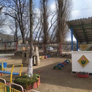 Terenul aferent/adiacent al IET nr. 67 este salubrizat