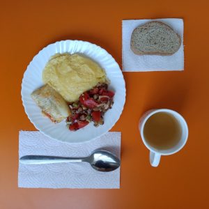 Zilnic, echipa de triere a IET nr. 128 monitorizarea organizarea corectă și calitativă a procesului de alimentație