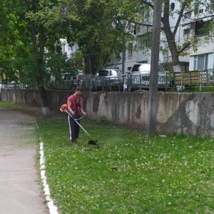 Salubrizarea și igienizarea terenului aferent/adiacent al IET nr. 149 se face regulat!