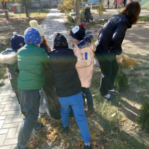 Suntem activi, grijulii și harnici în cadrul Campaniei de Salubrizare! 🍁🍁🍁🍁