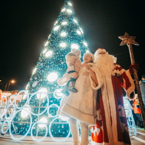 Magia sărbătorilor de iarnă a adus culori aprinse și în sectorul Ciocana